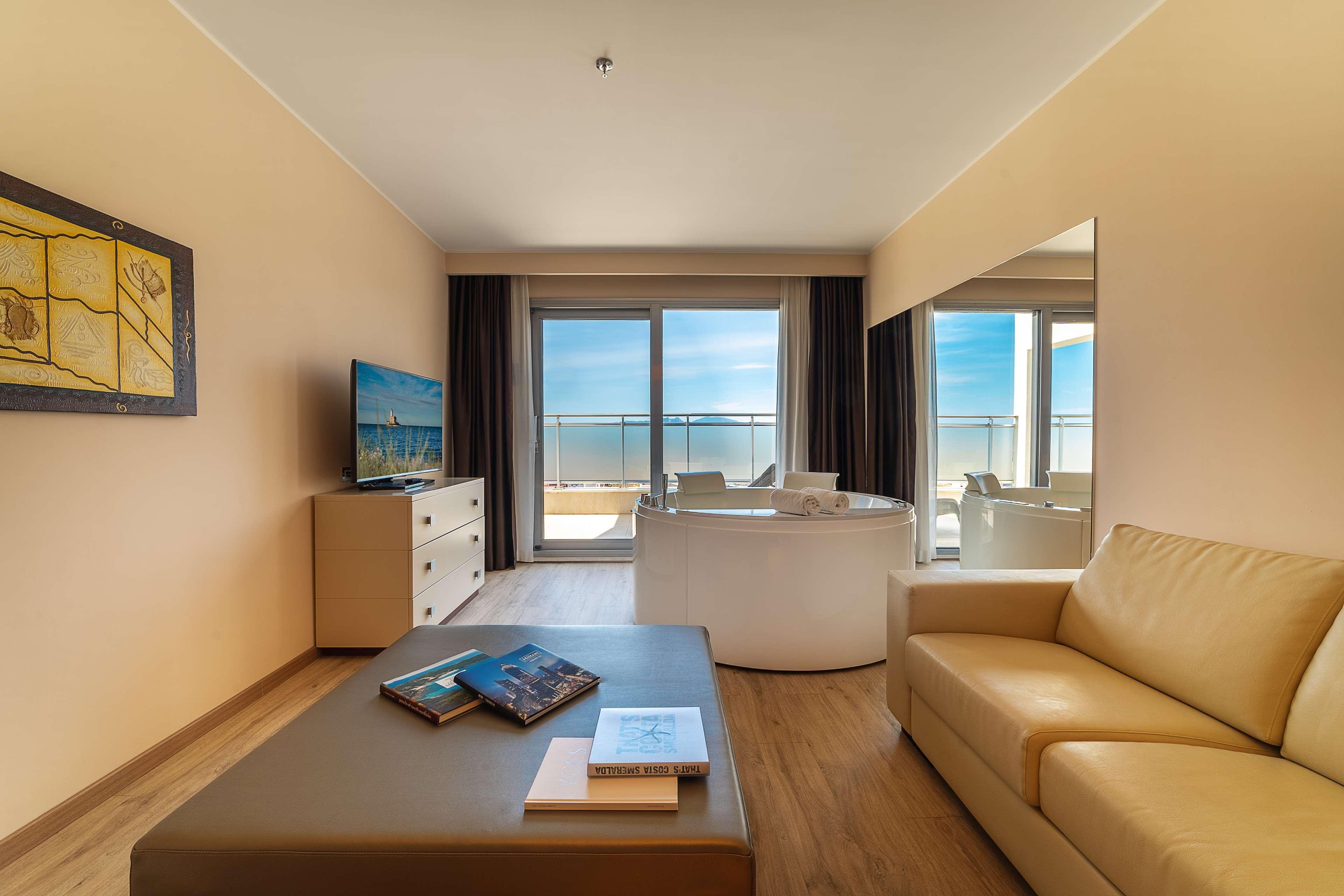 Delta Hotels By Marriott Olbia Sardinia Exterior photo
