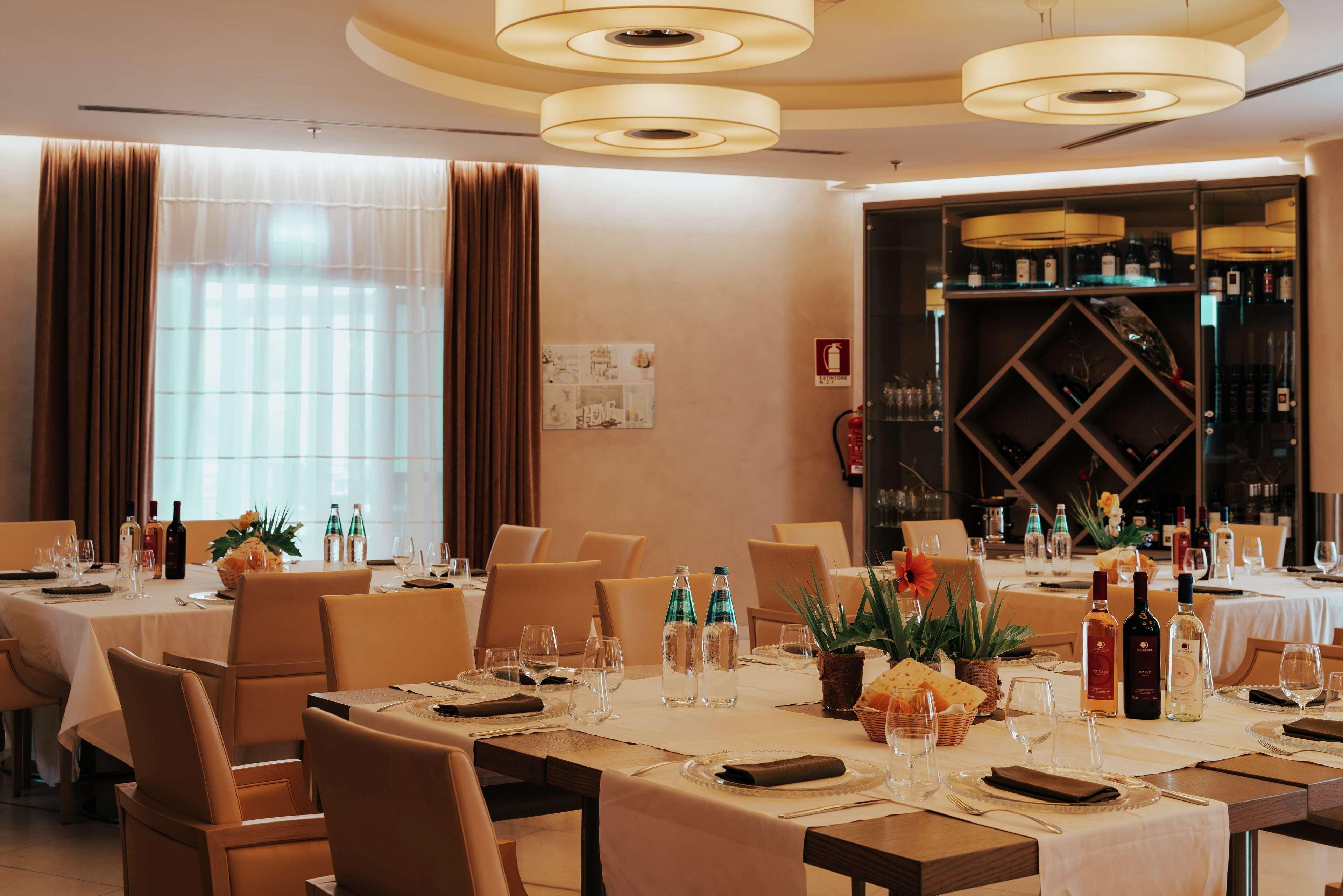 Delta Hotels By Marriott Olbia Sardinia Exterior photo