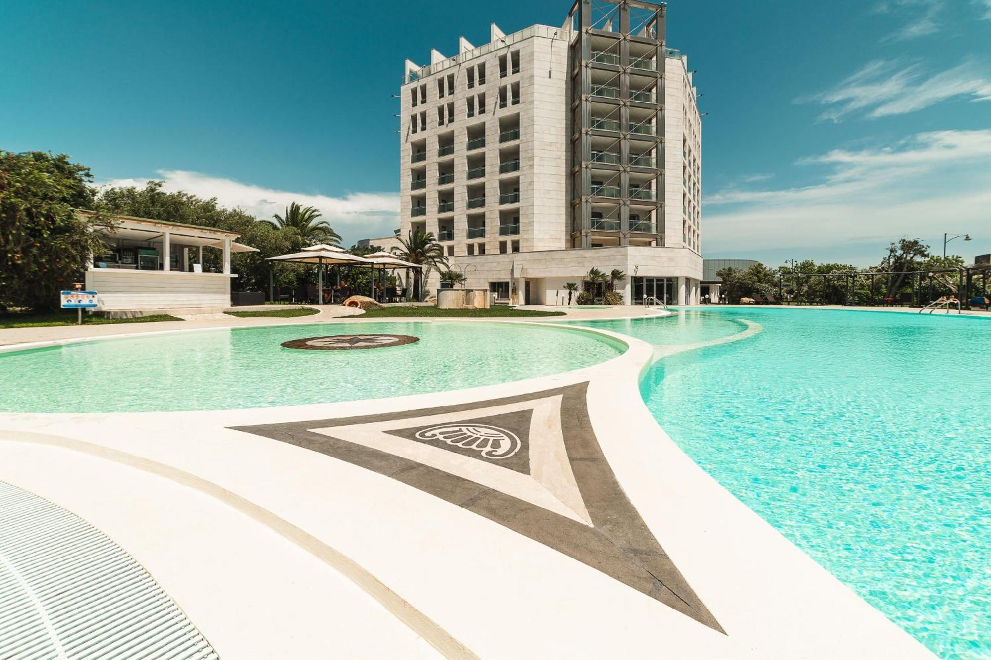 Delta Hotels By Marriott Olbia Sardinia Exterior photo