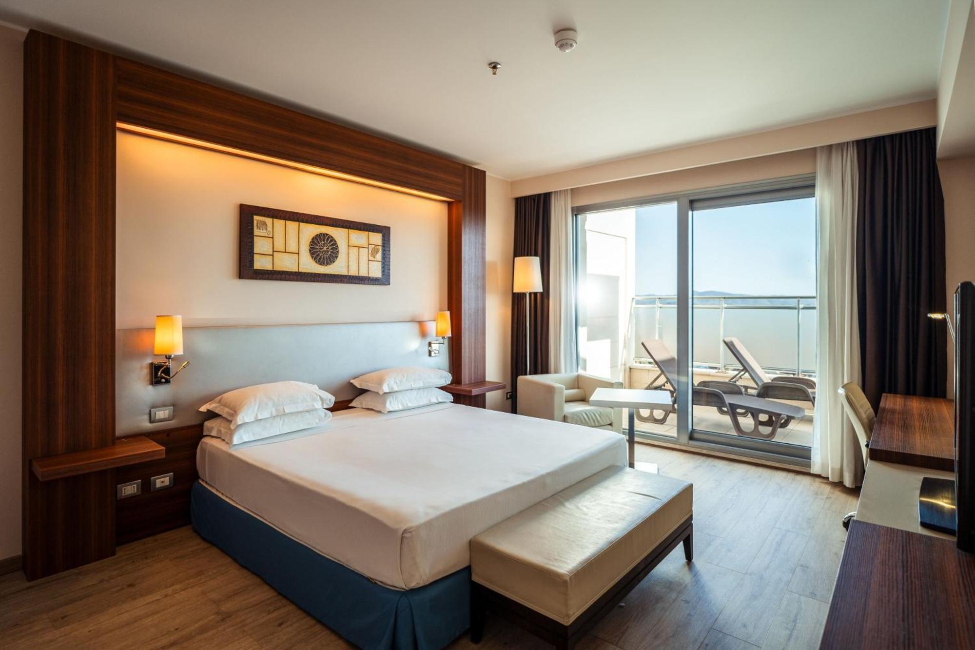 Delta Hotels By Marriott Olbia Sardinia Exterior photo