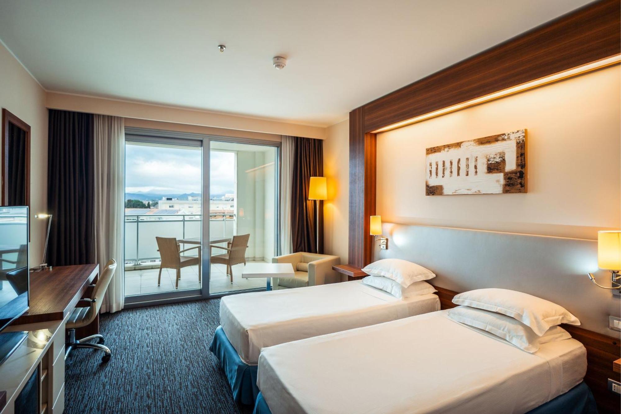 Delta Hotels By Marriott Olbia Sardinia Exterior photo