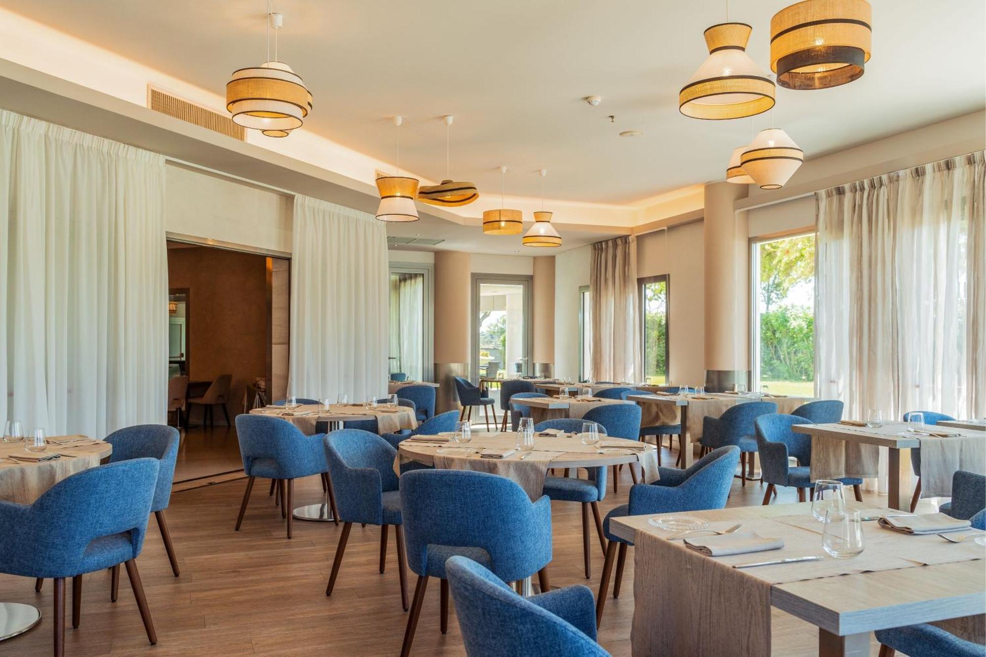 Delta Hotels By Marriott Olbia Sardinia Exterior photo