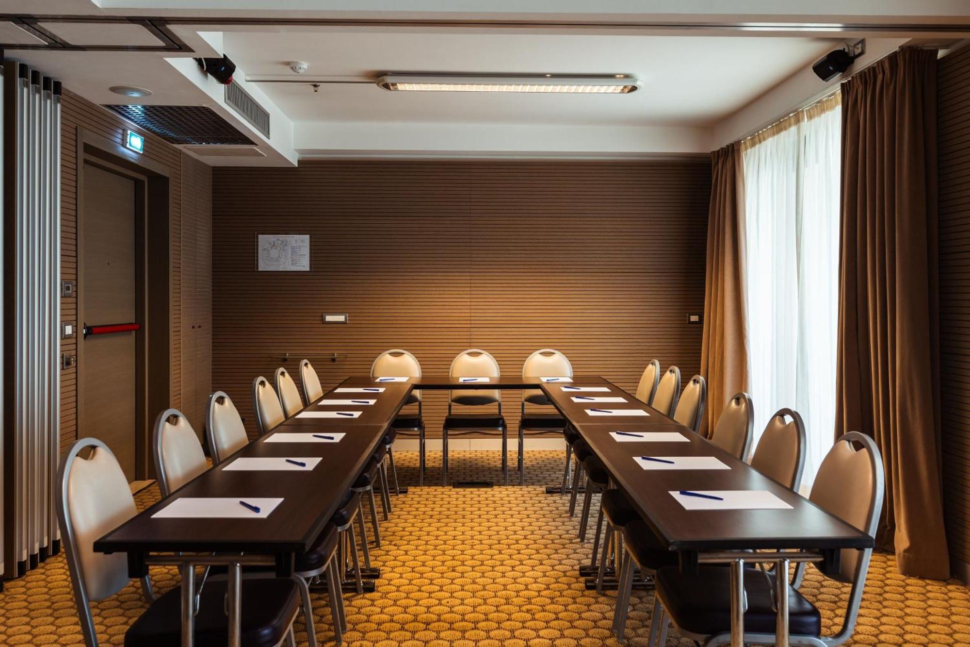 Delta Hotels By Marriott Olbia Sardinia Exterior photo