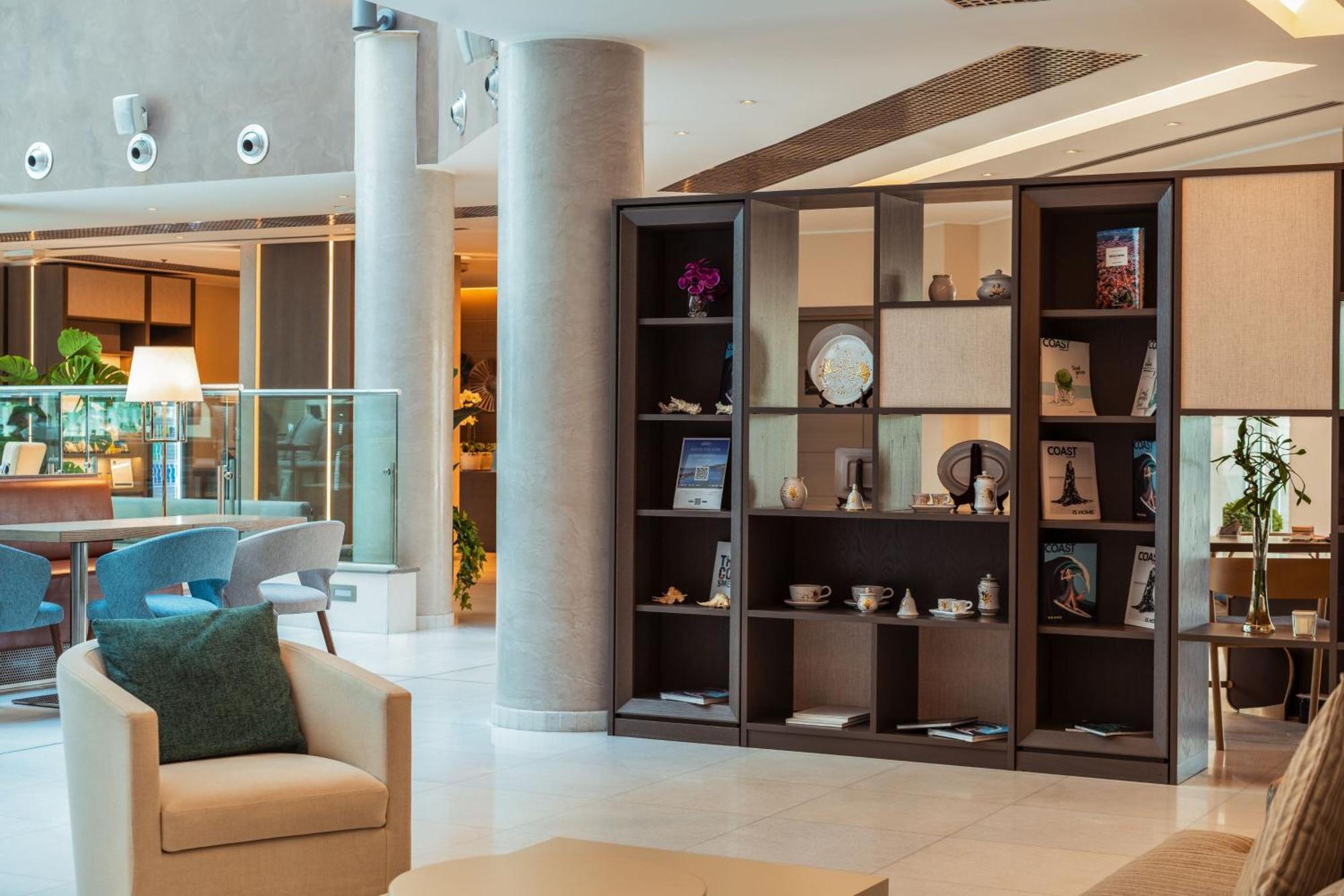 Delta Hotels By Marriott Olbia Sardinia Exterior photo