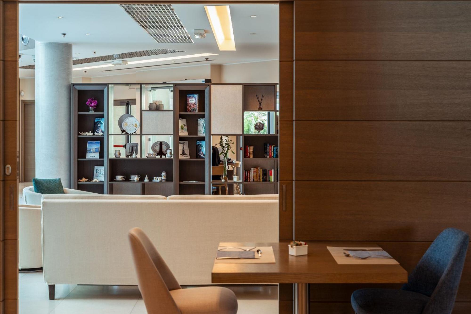 Delta Hotels By Marriott Olbia Sardinia Exterior photo