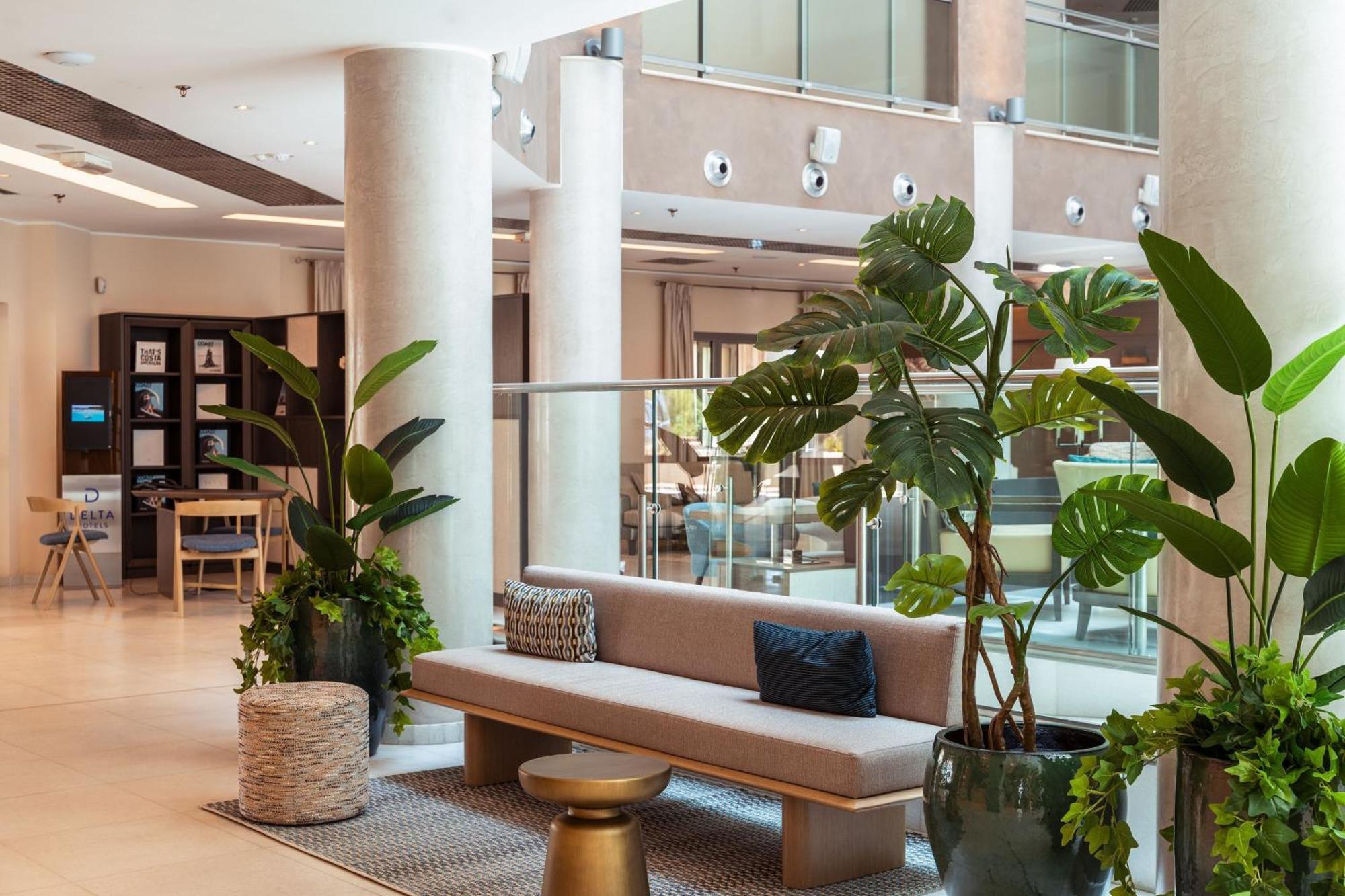 Delta Hotels By Marriott Olbia Sardinia Exterior photo