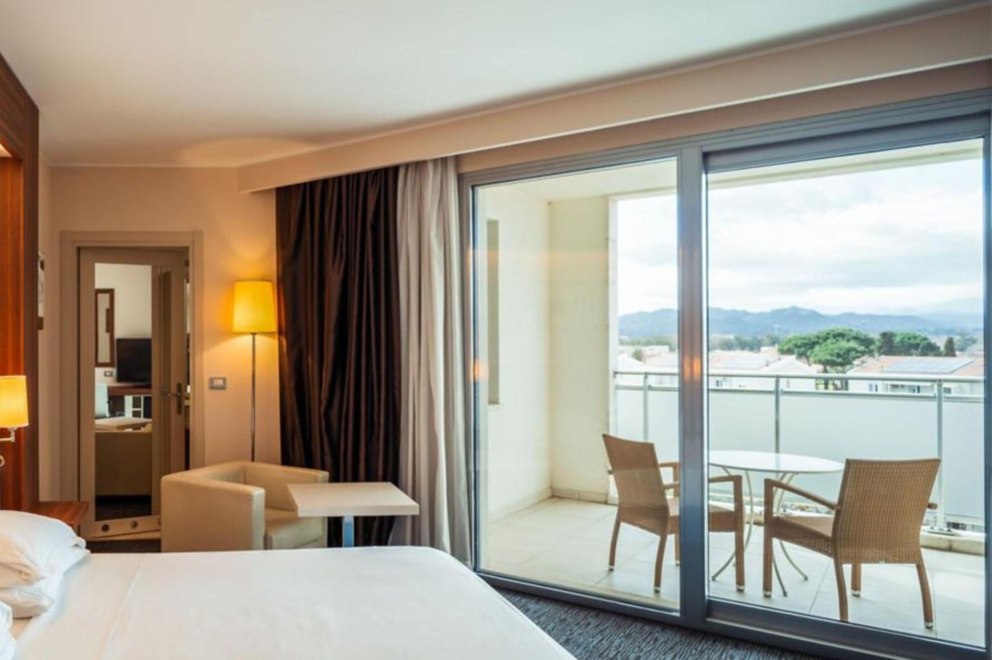 Delta Hotels By Marriott Olbia Sardinia Exterior photo